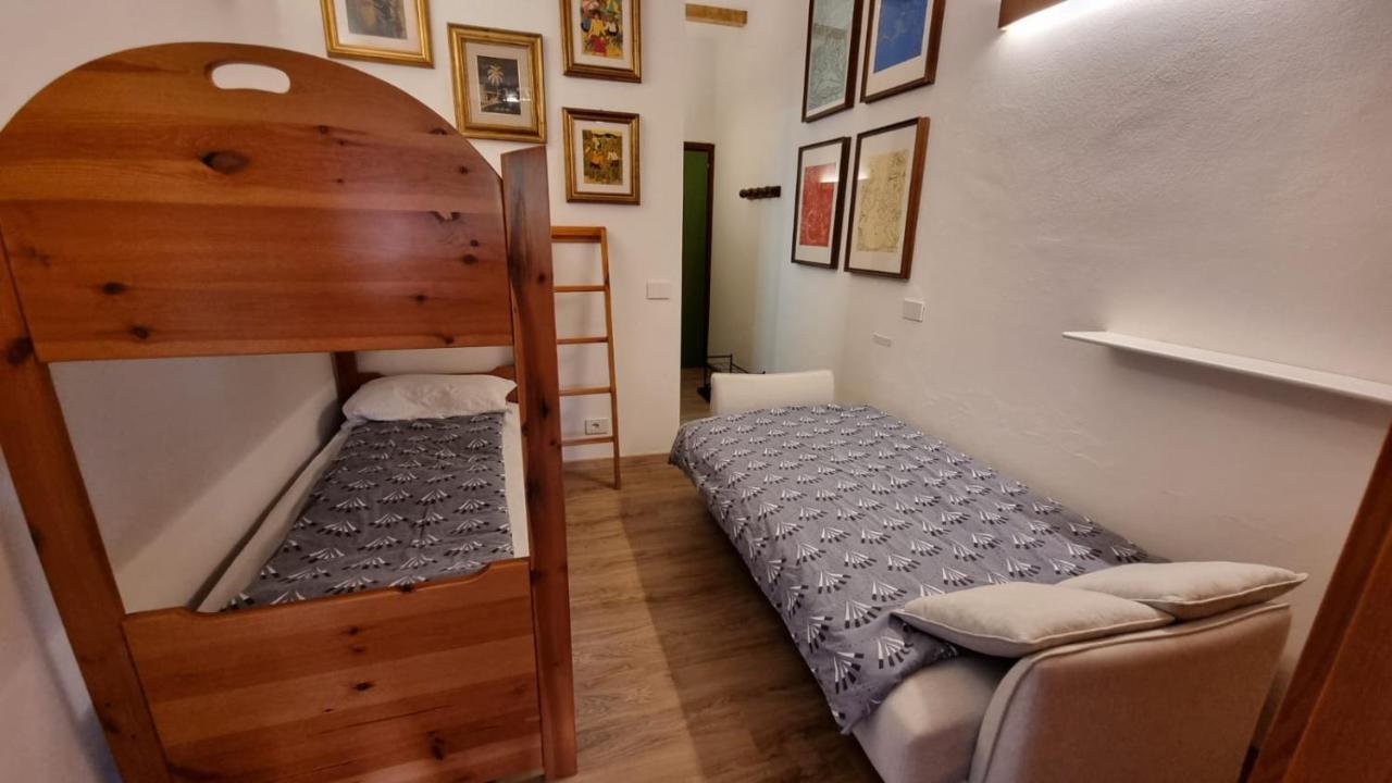 La Casa Degli Artisti - Presso Sussy Residence ファルカーデ エクステリア 写真