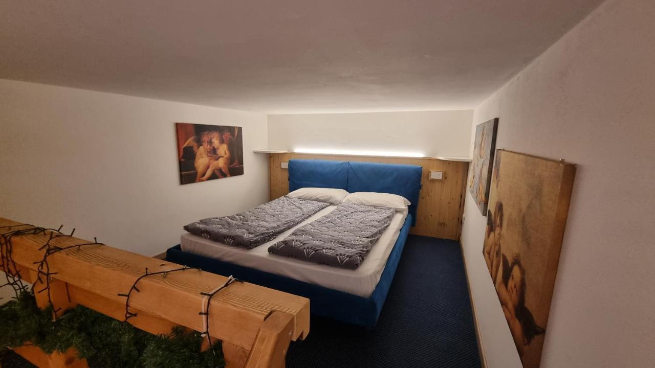 La Casa Degli Artisti - Presso Sussy Residence ファルカーデ エクステリア 写真